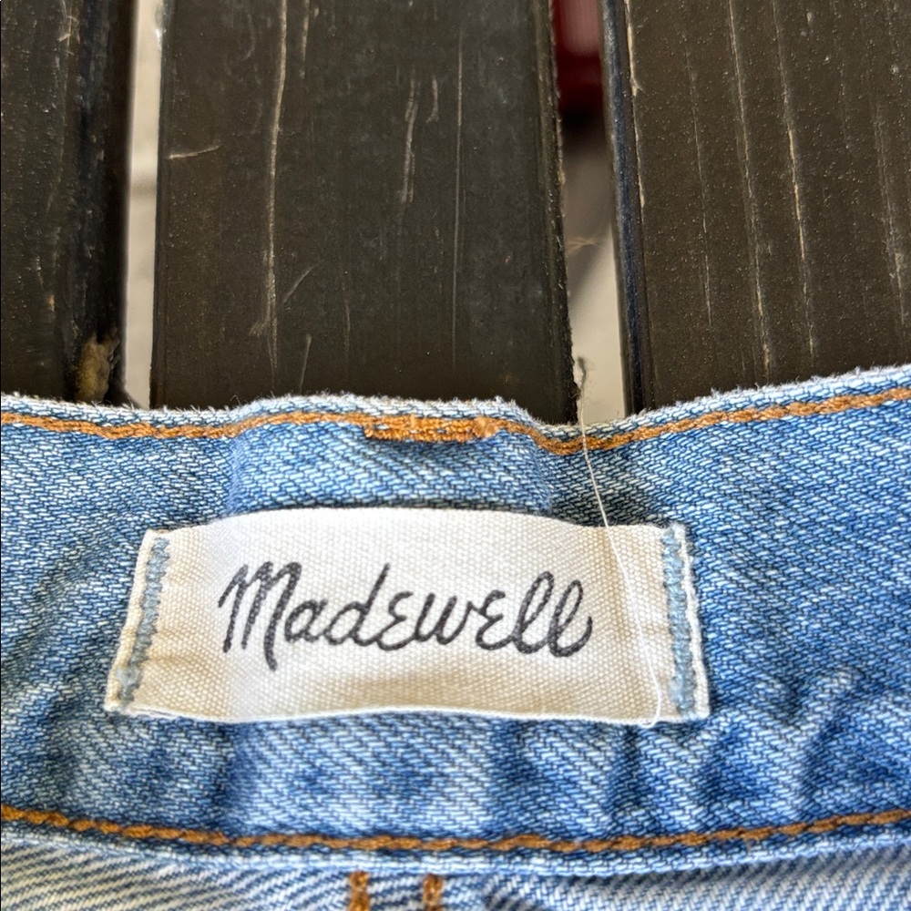 Madewell Light Blue Slim women jeans pre own in a very good condition - Picture 2 of 5